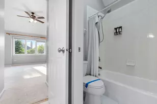 2711 Deering Bay Dr, Naperville, IL 60564 - Photo 15