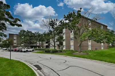 1321 S Finley Road #422, Lombard, IL 60148 - Photo 3