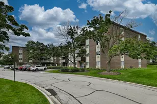 1321 S Finley Rd, Lombard, IL 60148 - Photo 3