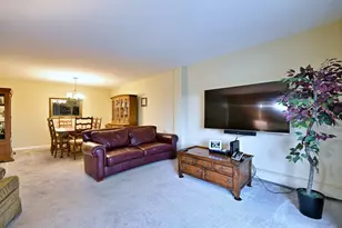 1321 S Finley Rd, Lombard, IL 60148 - Photo 17