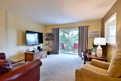 1321 S Finley Road #422, Lombard, IL 60148 - Photo 15
