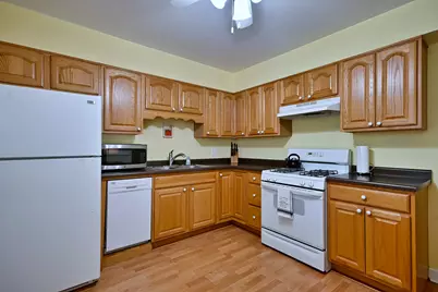 1321 S Finley Road #422, Lombard, IL 60148 - Photo 11