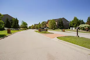 246 Belmont Dr, Lincolnshire, IL 60069 - Photo 7