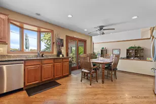 317 Mainsail Dr, Third Lake, IL 60030 - Photo 9