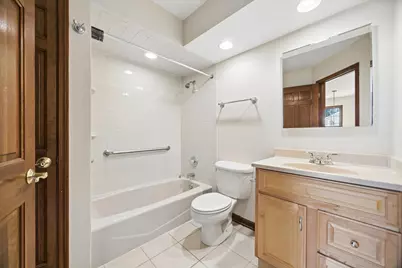 5711 Foxgate Lane, Hinsdale, IL 60521 - Photo 13