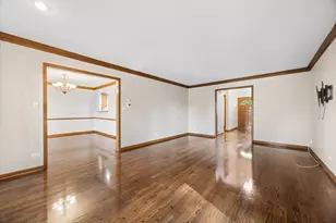 5711 Fox Gate Ln, Hinsdale, IL 60521 - Photo 3