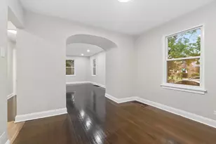 10106 S Crandon Ave, Chicago, IL 60617 - Photo 5