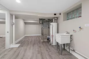 10106 S Crandon Ave, Chicago, IL 60617 - Photo 15
