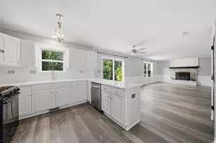 2075 Corinne Rd, Aurora, IL 60506 - Photo 9