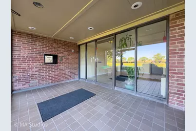 6 Villa Verde Drive #201, Buffalo Grove, IL 60089 - Photo 3
