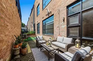 2105 W Concord Pl, Chicago, IL 60647 - Photo 9