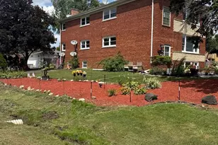 16W780 57th St, Clarendon Hills, IL 60514 - Photo 17