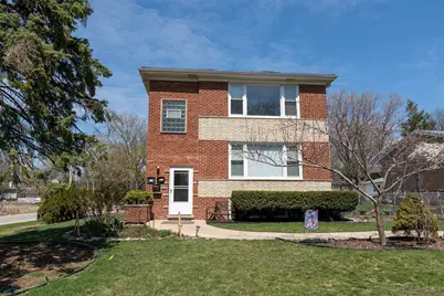 16W780 57th Street #1, Clarendon Hills, IL 60514 - Photo 1