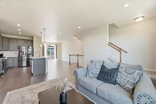 806 Finley Dr, Aurora, IL 60504 - Photo 9