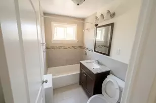 2605 W Fitch Ave, Chicago, IL 60645 - Photo 7