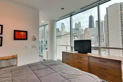 110 W Superior Street #1004, Chicago, IL 60610 - Photo 15