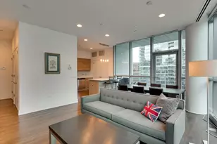 110 W Superior St, Chicago, IL 60610 - Photo 13