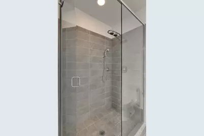 110 W Superior Street #1004, Chicago, IL 60610 - Photo 17