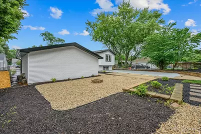 18172 W Twin Lakes Boulevard, Grayslake, IL 60030 - Photo 37
