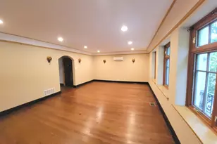 2151 W Granville Ave, Chicago, IL 60659 - Photo 3