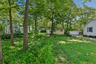 825 Kirkwood Ave, Winthrop Harbor, IL 60096 - Photo 1