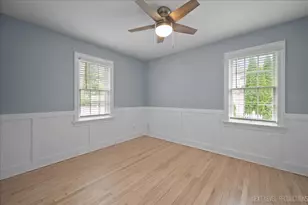 40 S Pine St, Geneva, IL 60134 - Photo 11