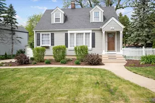 40 S Pine St, Geneva, IL 60134 - Photo 1