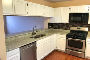 1602 Vermont Dr, Elk Grove Village, IL 60007 - Photo 5