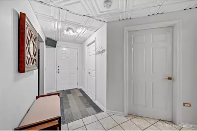 1500 S Ardmore Avenue #308, Villa Park, IL 60181 - Photo 1