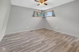 10016 S Clifton Park Ave, Evergreen Park, IL 60805 - Photo 13