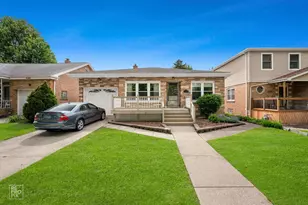 10016 S Clifton Park Ave, Evergreen Park, IL 60805 - Photo 1