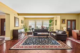 2454 W Morse Ave, Chicago, IL 60645 - Photo 5