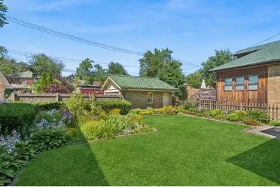 2454 W Morse Avenue, Chicago, IL 60645 - Photo 29