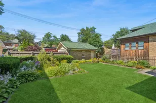 2454 W Morse Ave, Chicago, IL 60645 - Photo 29