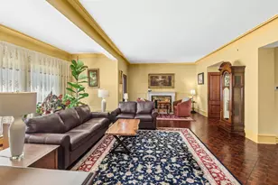 2454 W Morse Ave, Chicago, IL 60645 - Photo 3