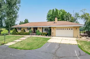 8251 N Quail Ridge Rd, Leaf River, IL 61047 - Photo 5