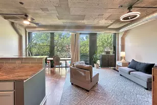 1151 W 14th Pl, Chicago, IL 60608 - Photo 11