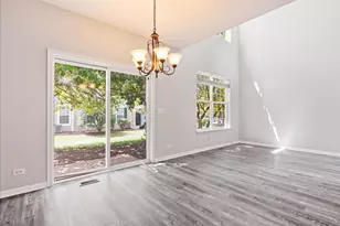 725 S Jade Ln, Round Lake, IL 60073 - Photo 5