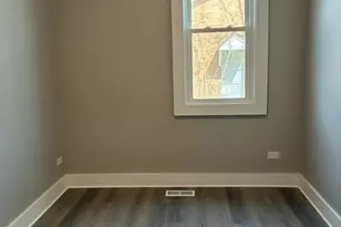 1542 Victoria Ave, North Chicago, IL 60064 - Photo 11