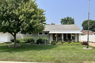 1815 13th St, Peru, IL 61354 - Photo 1