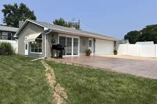 1815 13th St, Peru, IL 61354 - Photo 17