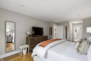 7200 N Ridge Blvd, Chicago, IL 60645 - Photo 15