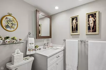 7200 N Ridge Boulevard #4G, Chicago, IL 60645 - Photo 17