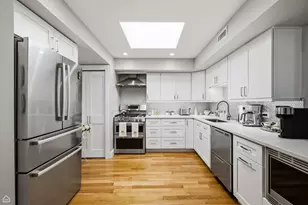 7200 N Ridge Blvd, Chicago, IL 60645 - Photo 3