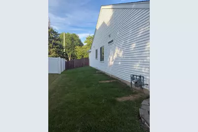 7055 Nathan Lane, Carpentersville, IL 60110 - Photo 29