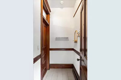 843 W Roscoe Street, Chicago, IL 60657 - Photo 3
