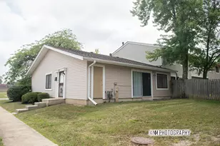 2276 Windsor Ln, Country Club Hills, IL 60478 - Photo 3