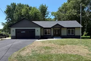 357 French St, Braidwood, IL 60408 - Photo 1