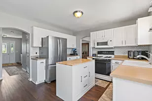 813 Water Stone Way, Malta, IL 60150 - Photo 9