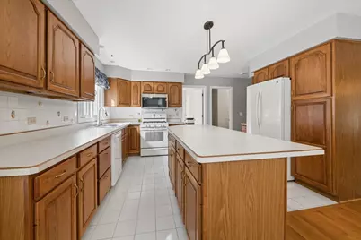 41W610 Silvana Drive, Elgin, IL 60124 - Photo 7
